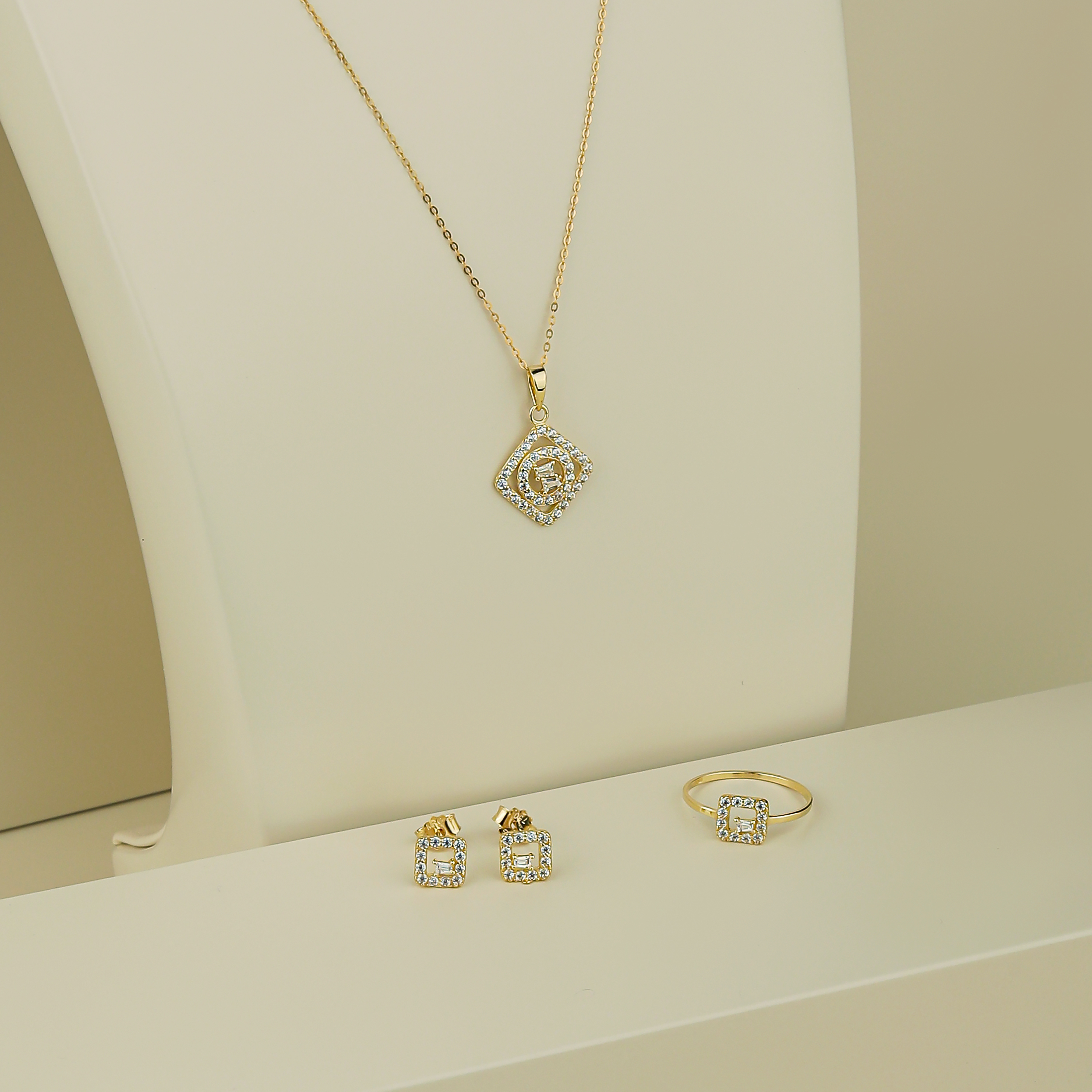 18-karat gold set for children, made in Turkey - (H-0567)